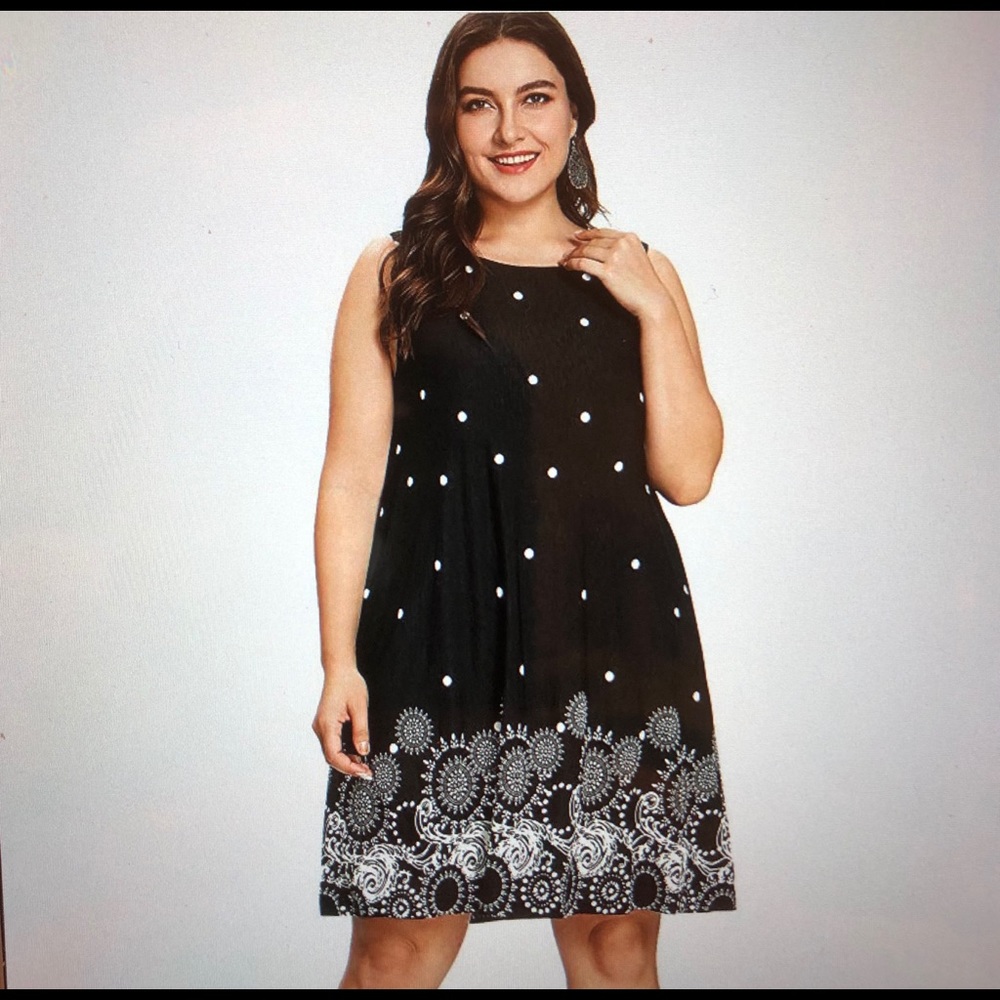 Plus Size XL Black & White Sleeveless Dress